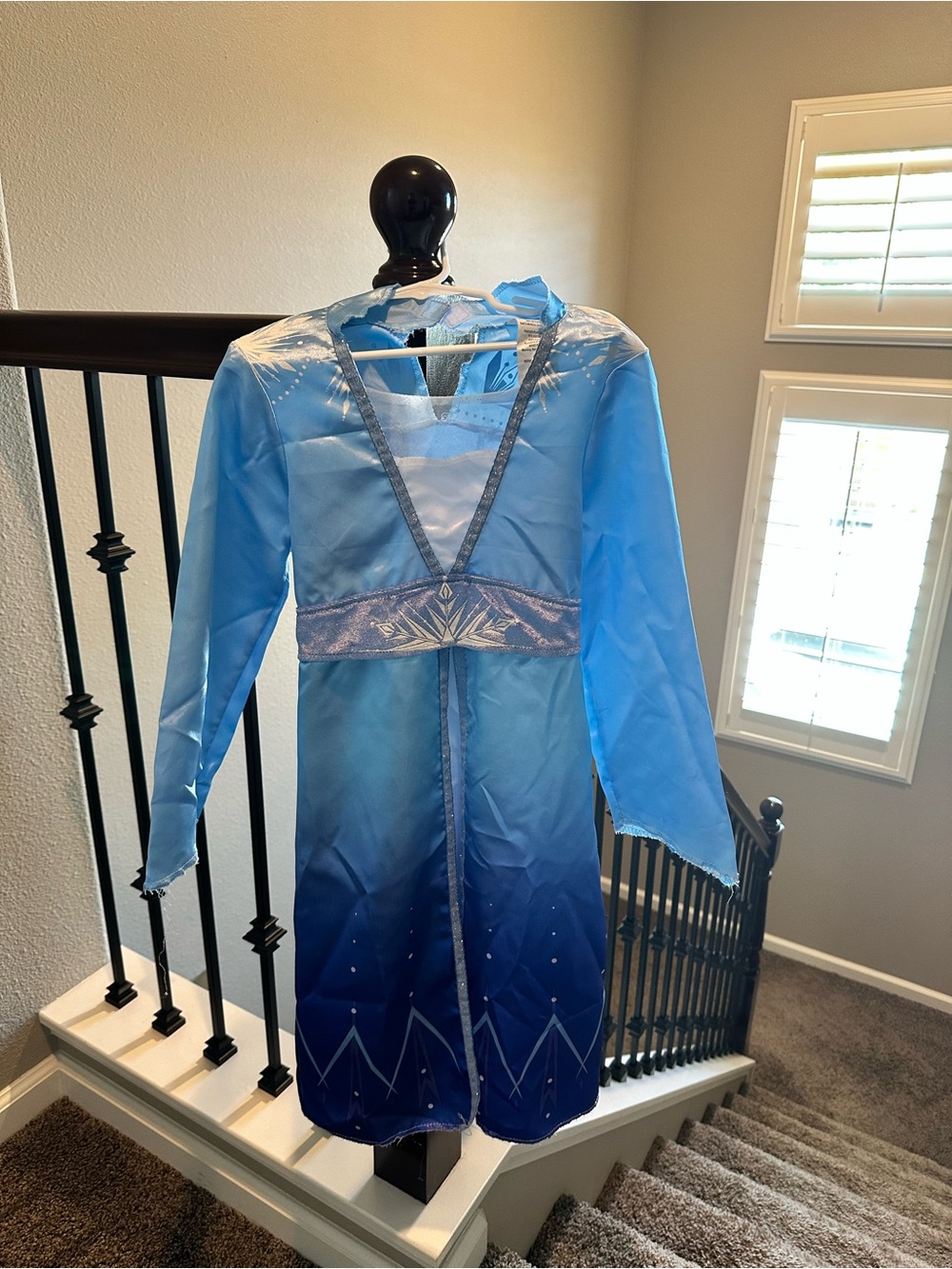 Disney Elsa costume for girls size 6